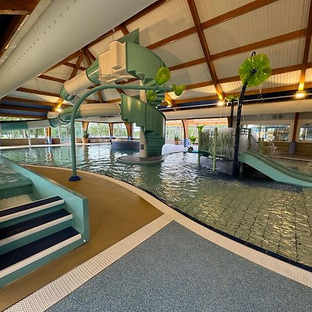 Mallard Corner, Cosy Cotswold Lakeview Lodge South Cerney Bagian luar foto